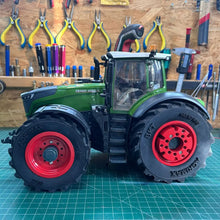 Carregar imagem no visualizador da galeria, Trator Fendt 1050 Vario RC + Brinde Carreta Basculante - QUEIMA DE ESTOQUE