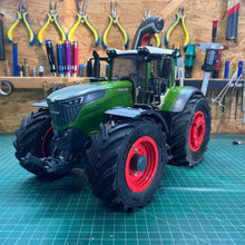 Carregar imagem no visualizador da galeria, Trator Fendt 1050 Vario RC + Brinde Carreta Basculante - QUEIMA DE ESTOQUE